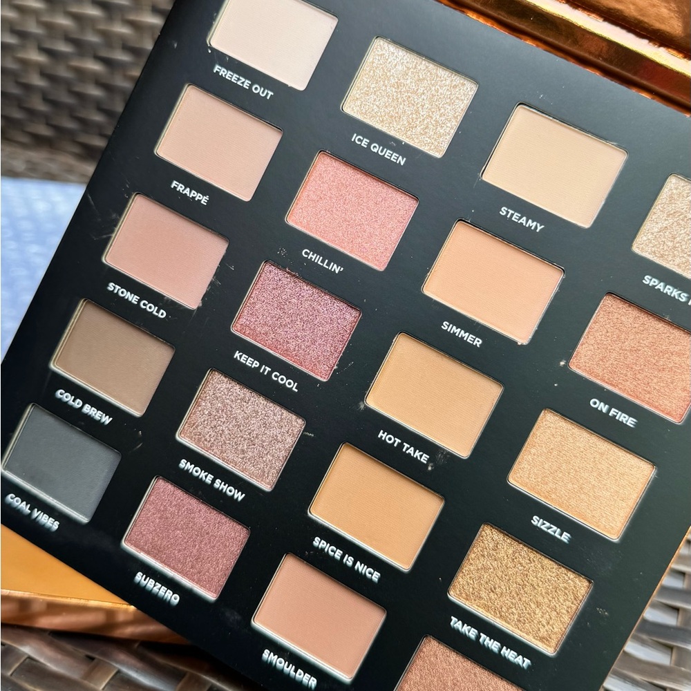 Iconic London ‘Hotting Up’ Eyeshadow Palette